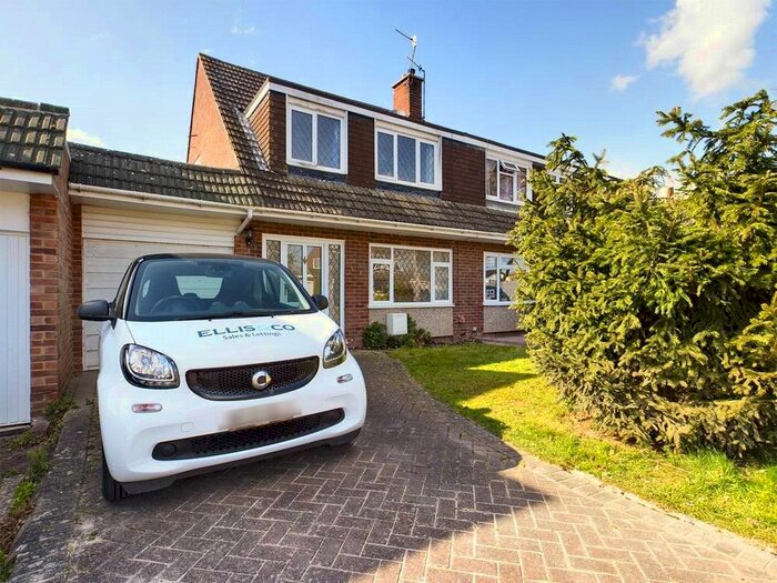 3 Bedroom Semi-Detached House To Rent In Fleming Way, Tonbridge, TN10