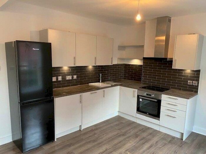 2 Bedroom Flat To Rent In South Street, Reading, RG1
