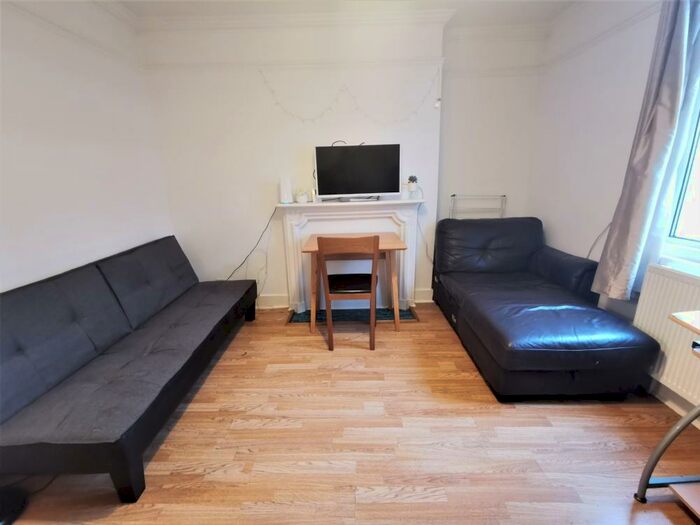 1 Bedroom Flat To Rent In Chalton Street, London, NW1