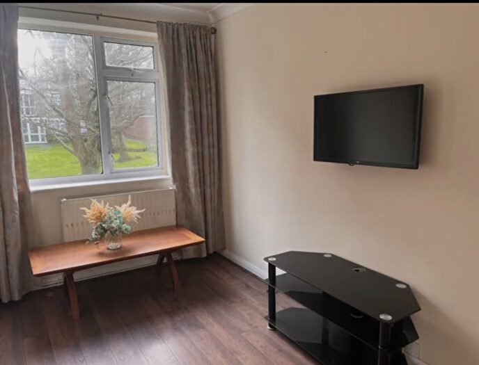 2 Bedroom Flat To Rent In Spencer Court, Woodcote Road, Wallington, Surrey, SM6