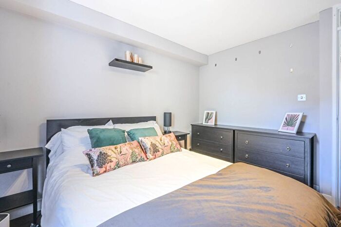 1 Bedroom Flat To Rent In Royal Mint, Tower Hill, London, E1