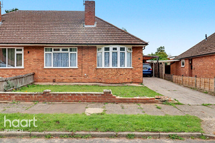 3 Bedroom Chalet For Sale In St Augustines Gardens, Ipswich, IP3