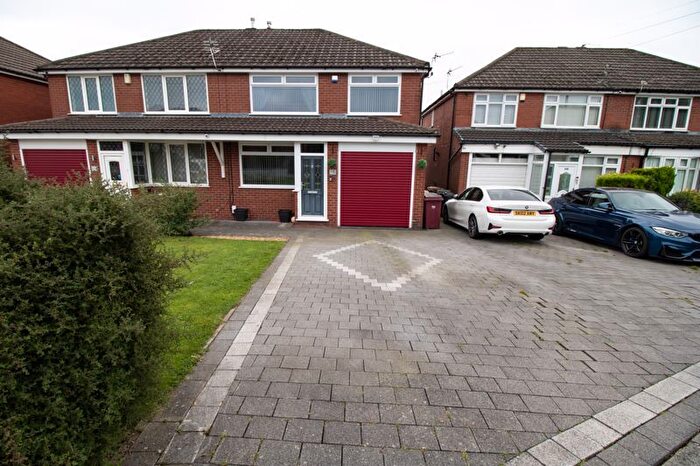 3 Bedroom Semi-detached House For Sale In Buttermere Road, Farnworth, Bolton, BL4