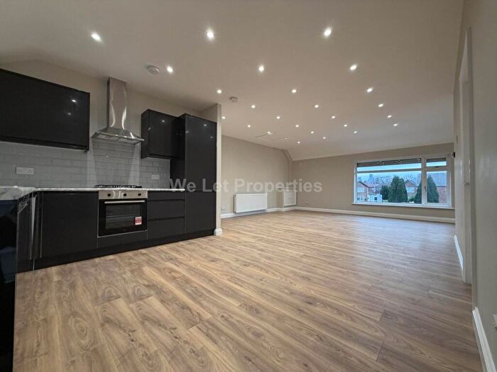 3 Bedroom Apartment To Rent In Warrick Road, Old Trafford, M16