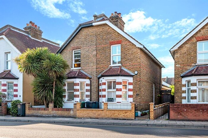 2 Bedroom Semi-Detached House For Sale In Beckenham Lane, Shortlands, Bromley, BR2
