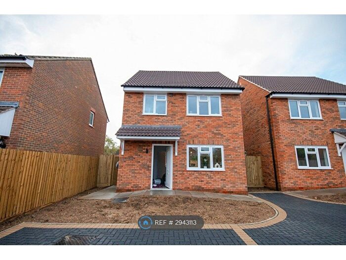 3 Bedroom Detached House To Rent In Missenden Road, Buckingham, MK18