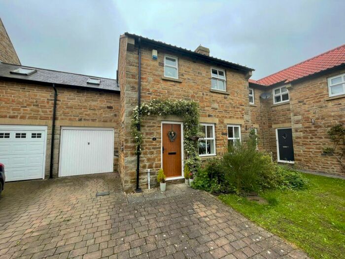 3 Bedroom Property To Rent In Glebe Court, Richmond, North Yorkshire, DL10