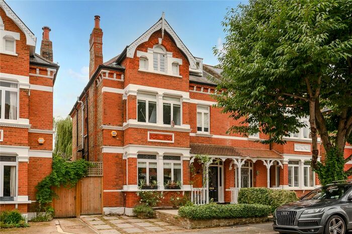6 Bedroom Property To Rent In St Stephens Gardens, Twickenham, TW1