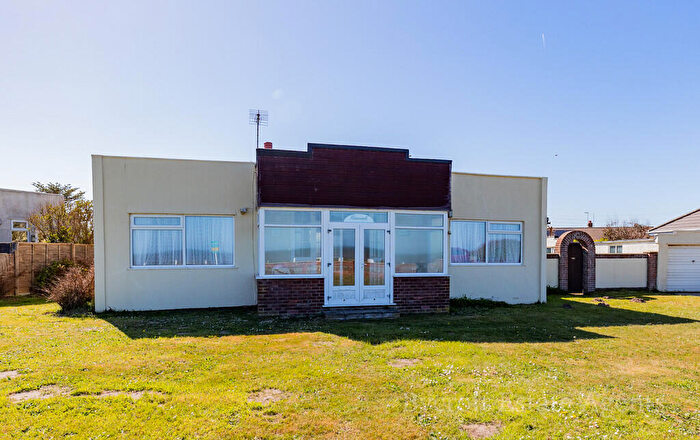 3 Bedroom Detached Bungalow For Sale In The Esplanade, Scratby, NR29