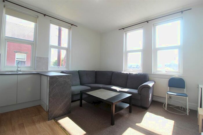 3 Bedroom Flat To Rent In Glebe Avenue, Kirkstall, Leeds, LS5