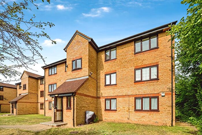 1 Bedroom Apartment For Sale In Walpole Road, Slough, SL1