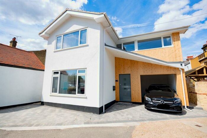 4 Bedroom Detached House To Rent In Sunningdale Avenue, Leigh-On-Sea, SS9