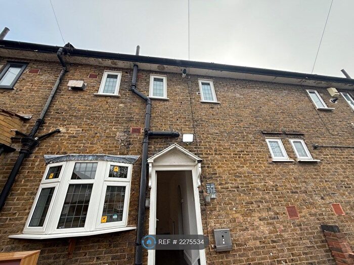 2 Bedroom Terraced House To Rent In Farmway, Dagenham, RM8