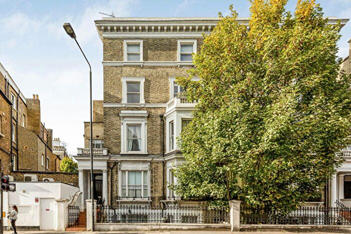 3 Bedroom Flat To Rent In Finborough Road, London, SW10