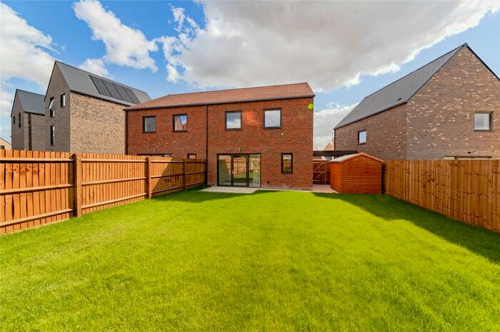 3 Bedroom Detached House To Rent In The Avenue, Cambridge, Cambridgeshire, CB5