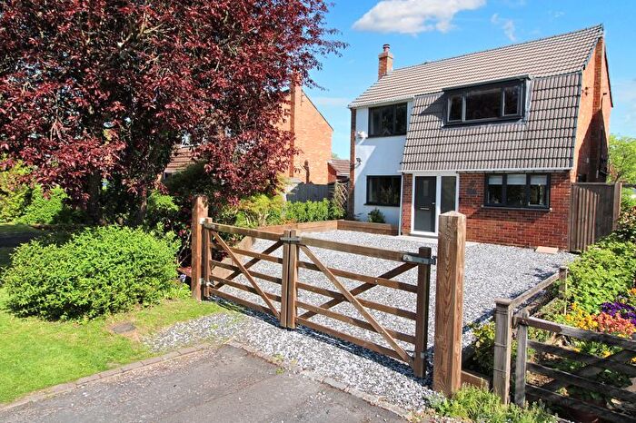 3 Bedroom Detached House For Sale In Sheepcote Dell Road, Holmer Green, HP15