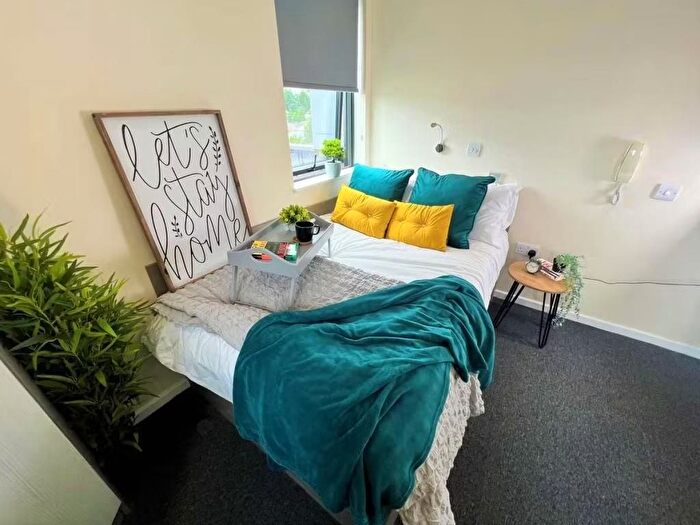 Studio To Rent In Cross Bedford Street, Sheffield, S6