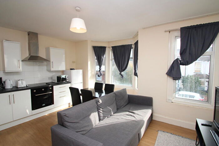 2 Bedroom Flat To Rent In Davidson Road, Croydon, CR0