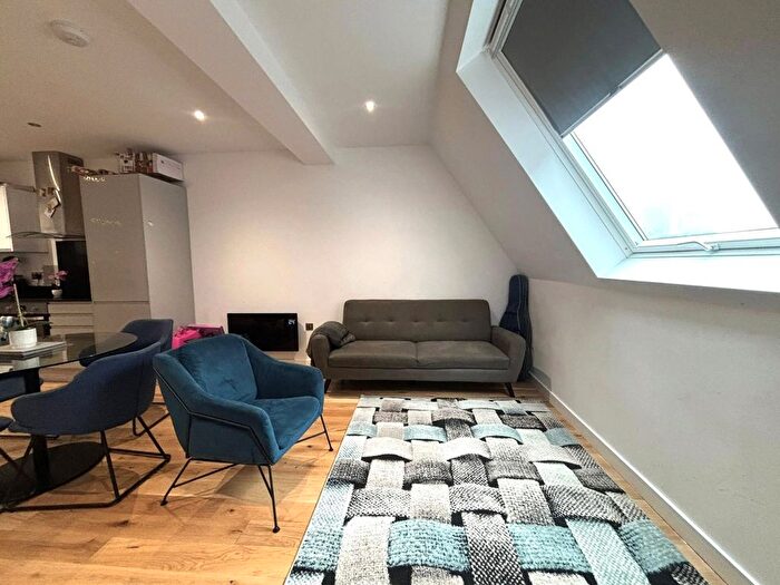 2 Bedroom Flat To Rent In New School House, Legge Lane, Birmingham, West Midlands, B1