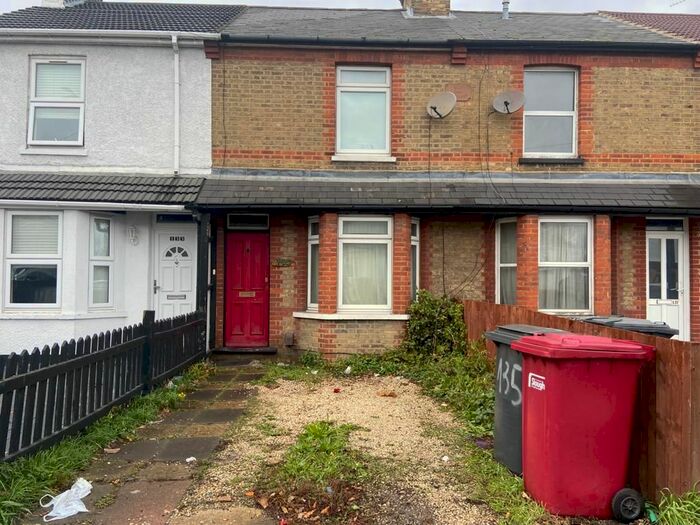 2 Bedroom Terraced House To Rent In Stoke Road, Slough SL2