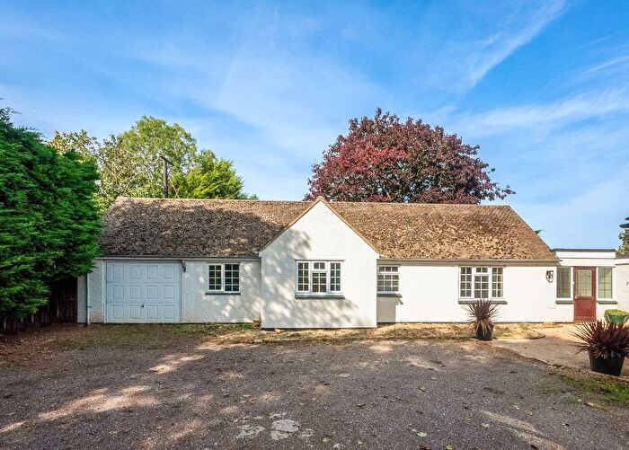 2 Bedroom Bungalow To Rent In Banbury Road, Chipping Norton, Oxfordshire, OX7