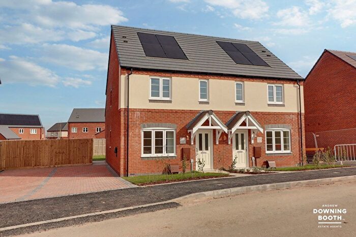 3 Bedroom Semi-Detached House For Sale In Morecroft Way, Handsacre, WS15