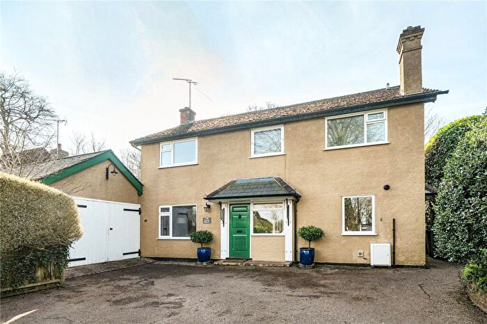 4 Bedroom Detached House For Sale In Guildford Road, Farnham, Surrey, GU10