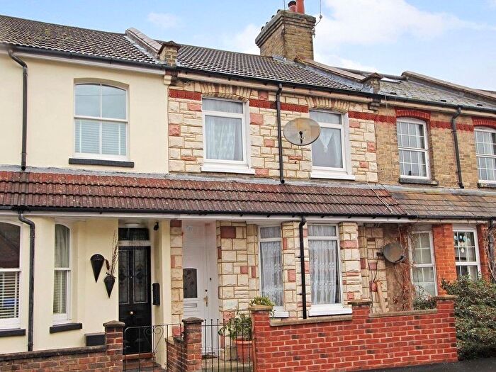4 Bedroom Terraced House For Sale In St Georges Road, Aldershot, GU12