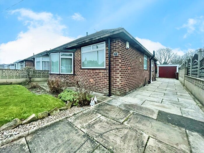 2 Bedroom Bungalow To Rent In Lulworth Avenue, Leeds, West Yorkshire, LS15