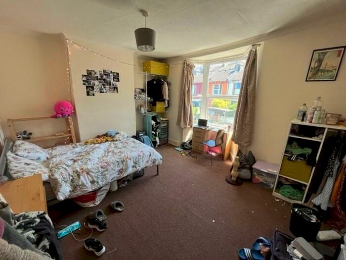 4 Bedroom Flat To Rent In Lewes Road, Brighton, BN2