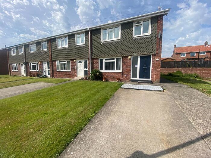 3 Bedroom End Of Terrace House For Sale In Elwin Close, Seaton Sluice, Whitley Bay, NE26