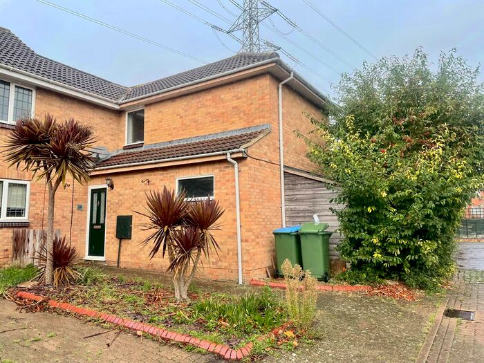 3 Bedroom End Of Terrace House To Rent In Cygnet Court, PO16