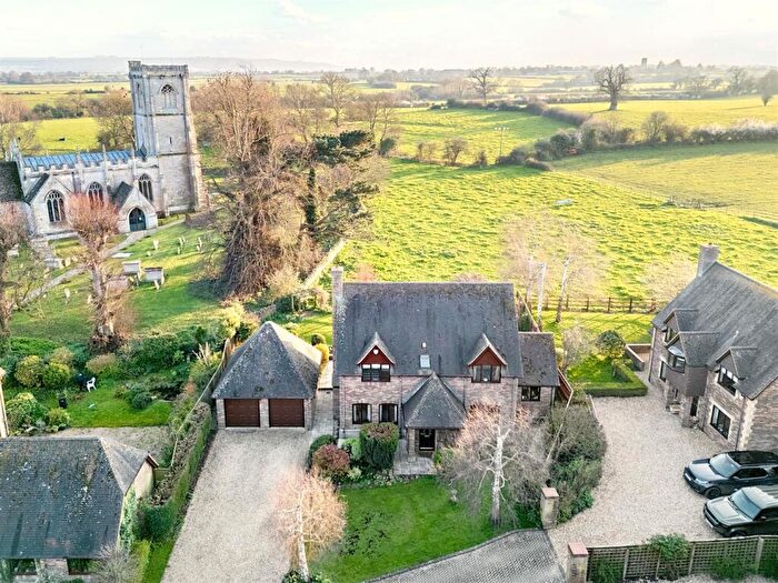 4 Bedroom Detached House For Sale In School Close, Keevil, BA14