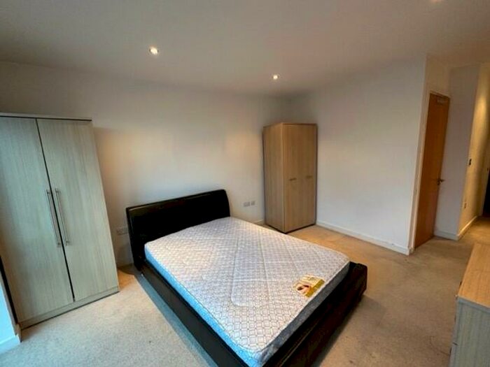 2 Bedroom Apartment To Rent In Alexandra Tower, L3