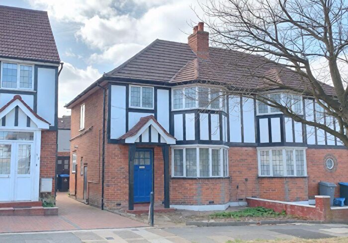 3 Bedroom Semi-Detached House For Sale In Vivian Avenue, Wembley, Middlesex, HA9