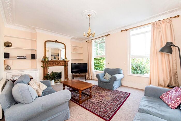 4 Bedroom Flat To Rent In Almorah Road London, N1