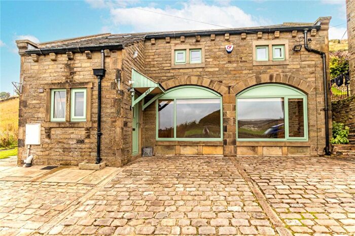 2 Bedroom Detached House To Rent In Dunford Road, Holmfirth, West Yorkshire, HD9