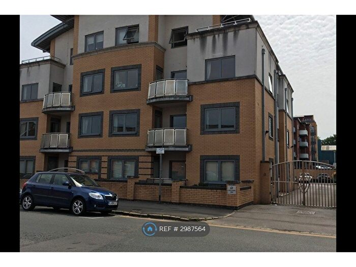 2 Bedroom Flat To Rent In Lion Court, Reading, RG1
