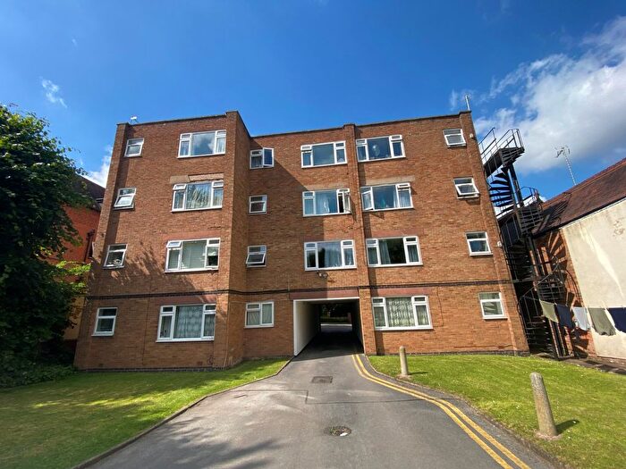 2 Bedroom Flat To Rent In Wake Green Road, Birmingham, West Midlands, B13