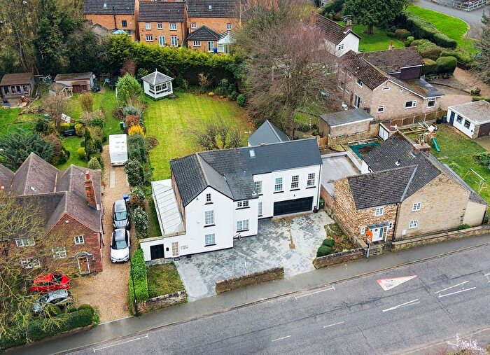 5 Bedroom Detached House For Sale In Storrs Road, Chesterfield, S40