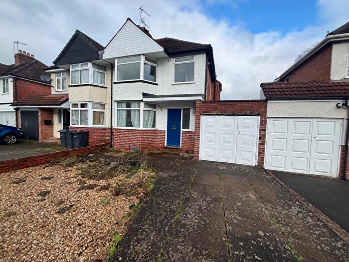 3 Bedroom Semi Detached House To Rent In Osmaston Road, Birmingham, B17