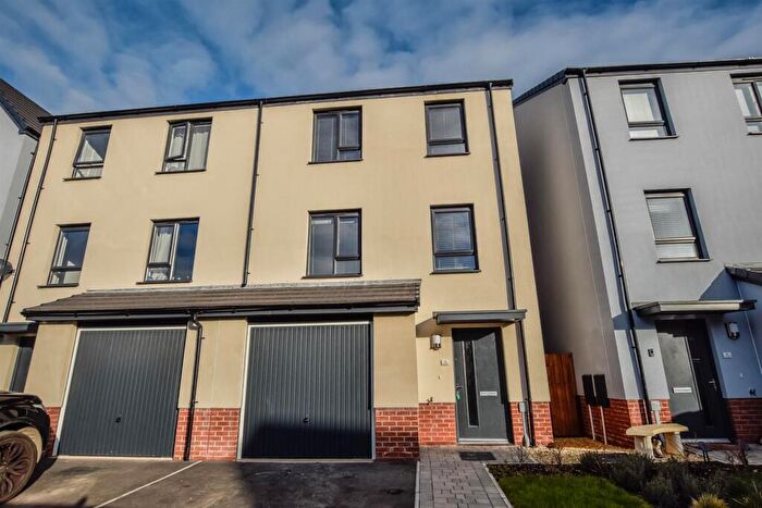 4 Bedroom Semi-Detached House To Rent In Heol Ty Draw, Barry, CF62