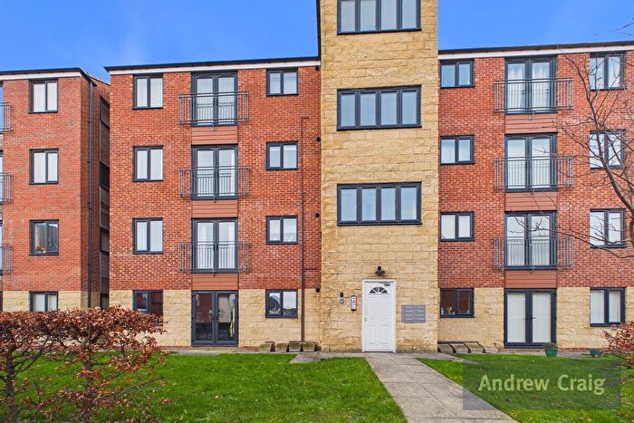 2 Bedroom Flat For Sale In St. Nicholas Way, Hebburn, NE31