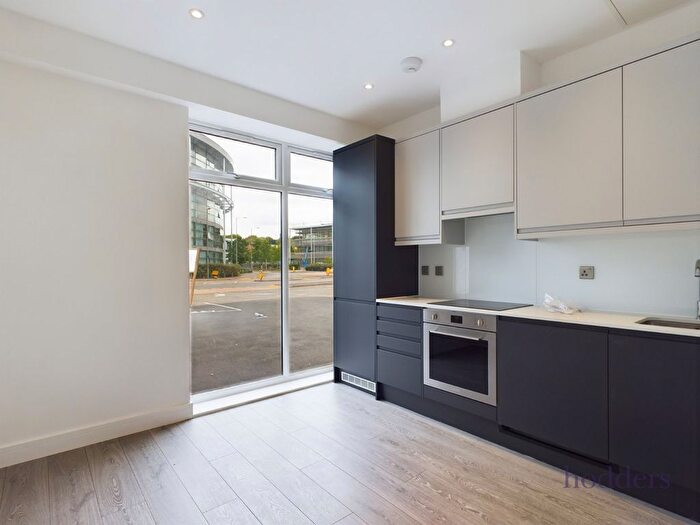 1 Bedroom Flat To Rent In Station Road, Addlestone, KT15