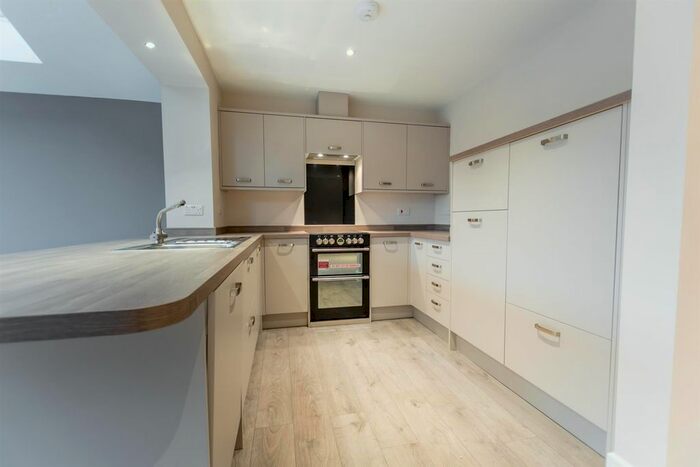 2 Bedroom Bungalow To Rent In Heath Moor Drive, Fulford, York, YO10