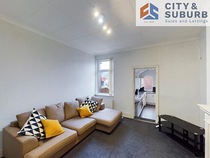 2 Bedroom Flat To Rent In Chillingham Road, Heaton, Newcastle, NE6