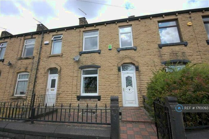 2 Bedroom Terraced House To Rent In Oak Road, Huddersfield, HD2