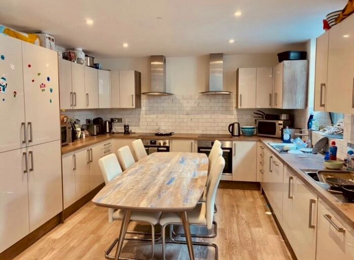 4 Bedroom Apartment To Rent In Byard Lane, Nottingham, NG1