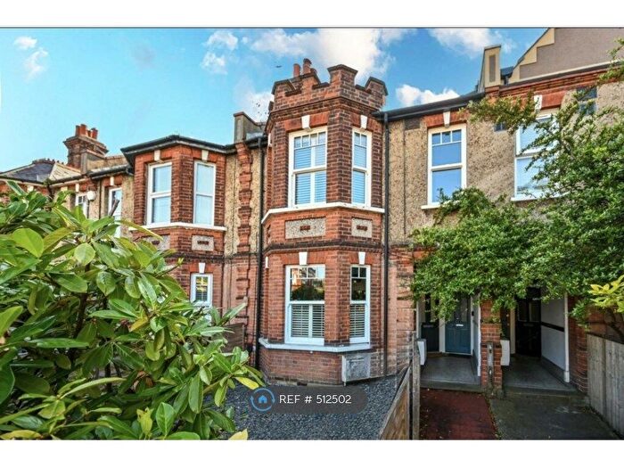 2 Bedroom Maisonette To Rent In Villiers Road, Kingston Upon Thames, KT1