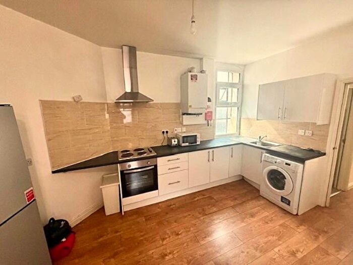 3 Bedroom Flat To Rent In A Bond Street, Birmingham, B19